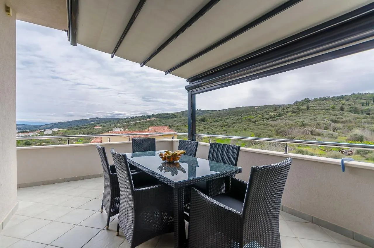 Apartments Doric Slatine