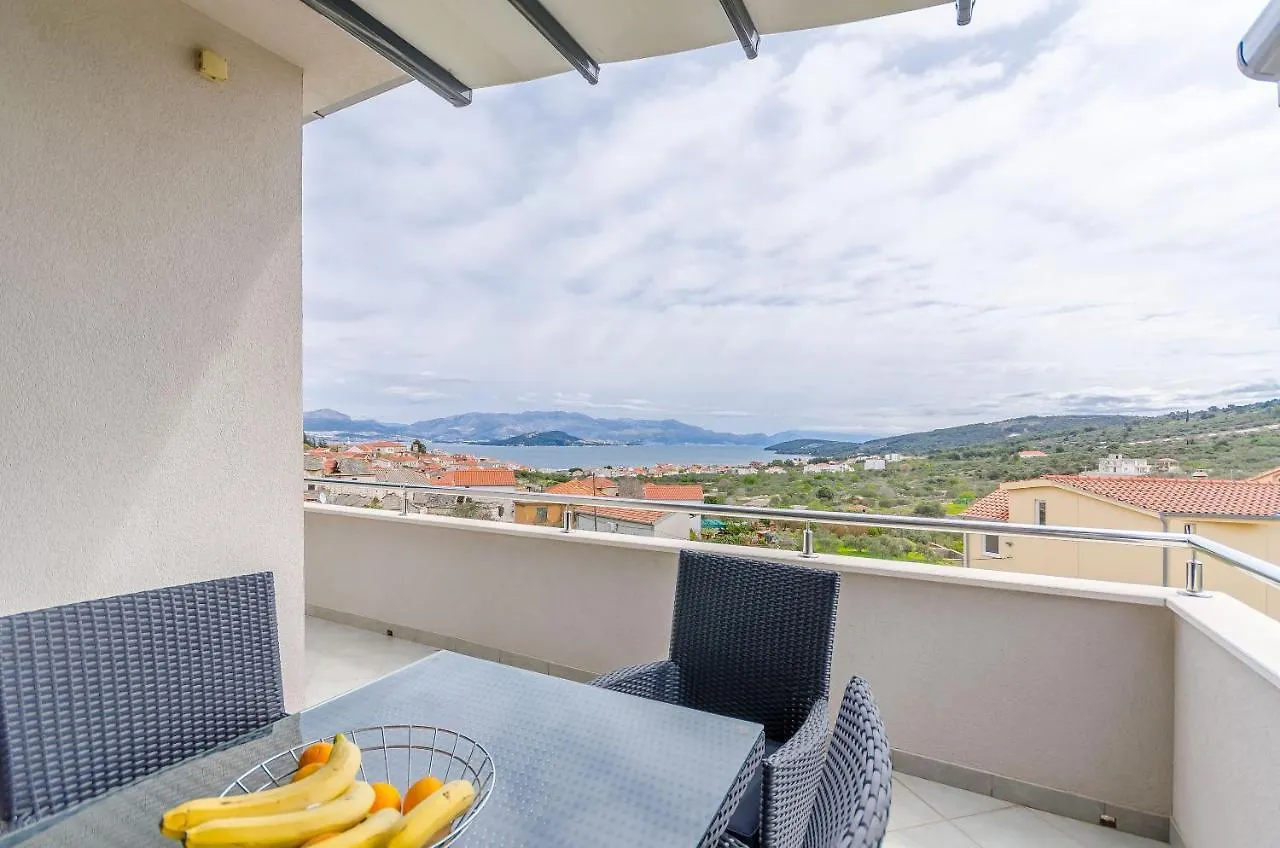 Apartments Doric Slatine