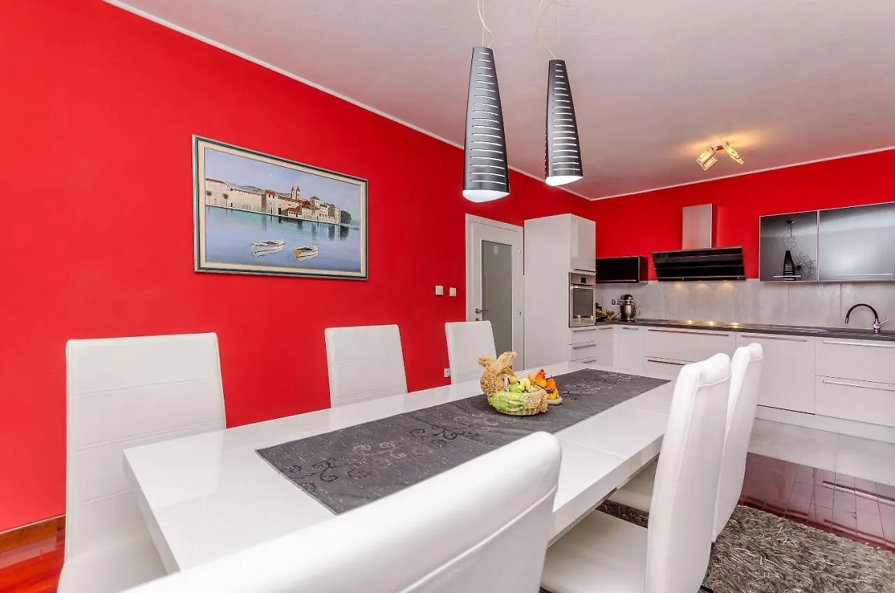 Apartments Doric Slatine
