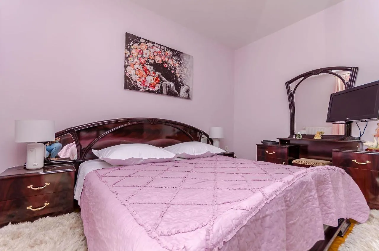 Apartments Doric Slatine