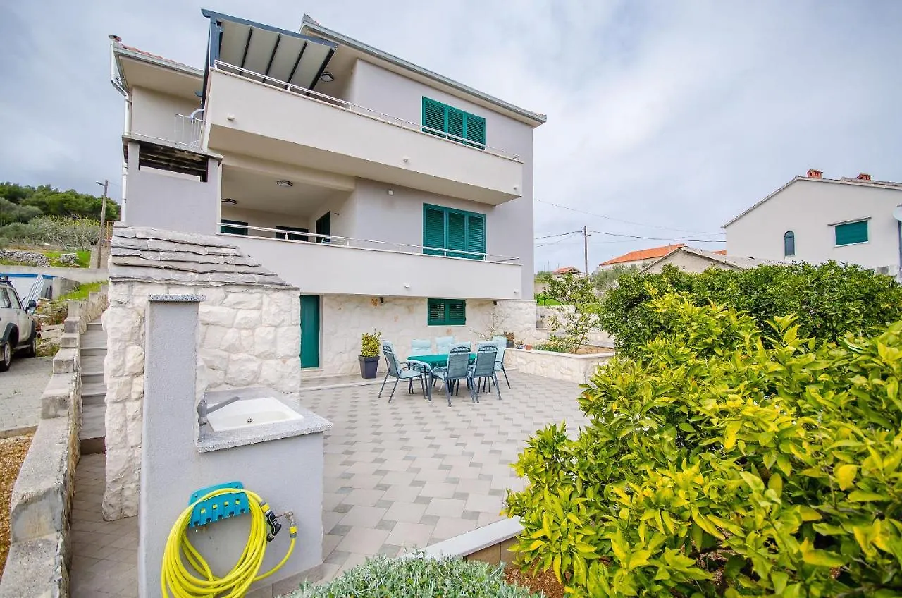 Apartments Doric Slatine