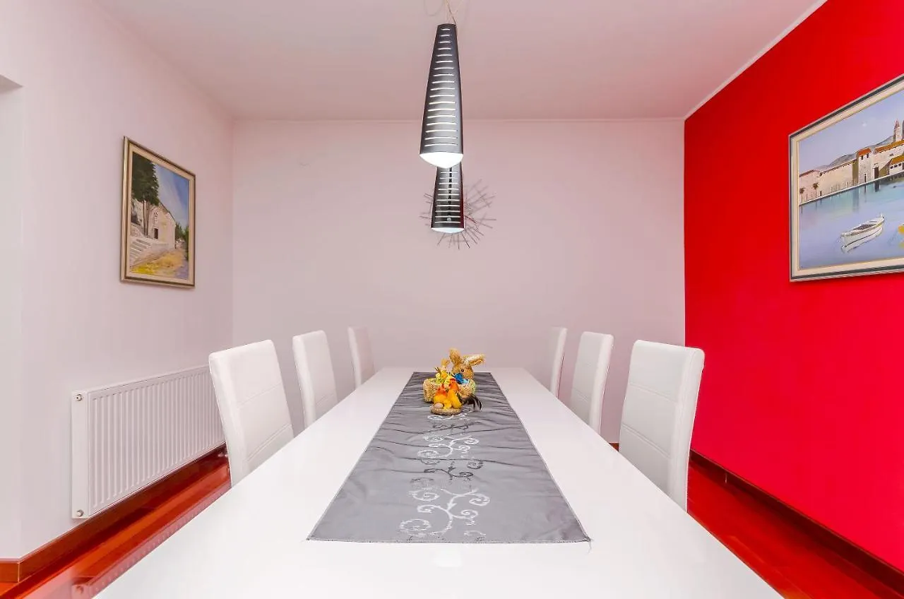 Apartments Doric Slatine